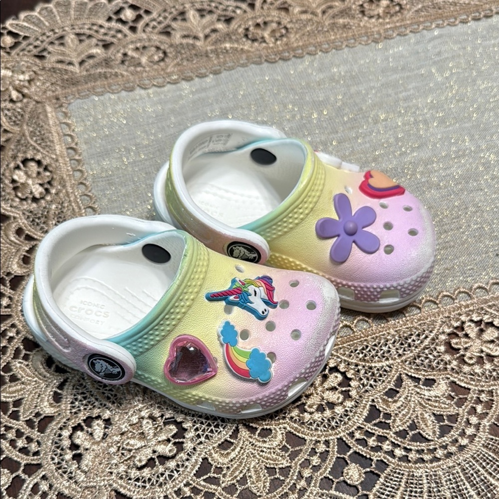 Toddler Unicorn Crocs - Picture 8 of 8